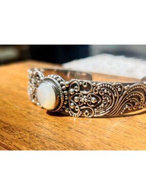 Sterling Silver 925 Bali Cuff Bracelet With White mother-of-Pearl Cabochon